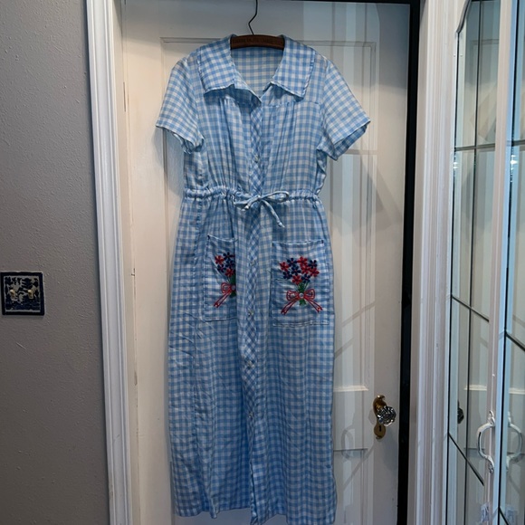 Dresses & Skirts - Vintage cotton poly house dress blue white checkered embroidered flowers